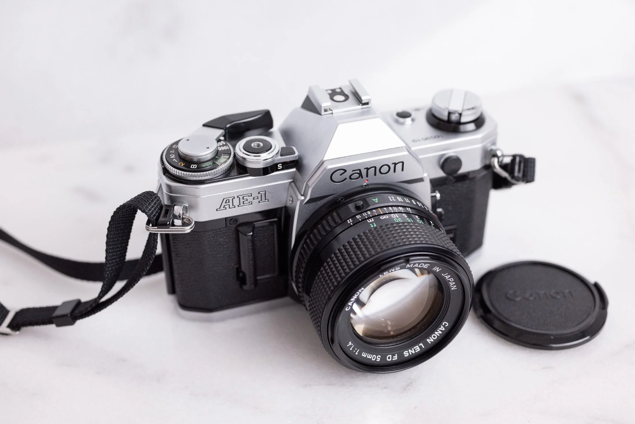 M7716 Canon AE-1 フィルムカメラ FD 50mm 1.4 Canon AE-1 35mm Film SLR Camera with Canon FD 50mm f/1.4